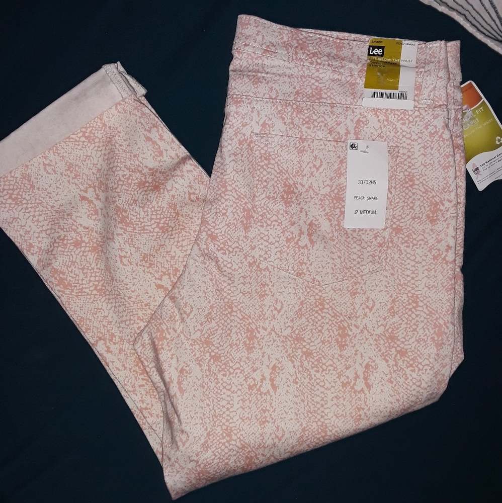 Lee Stretch Capri, Pink Snakeskin Print, Size 12